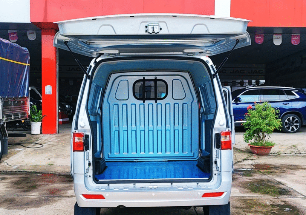 Kích thước thùng xe tải Van SRM