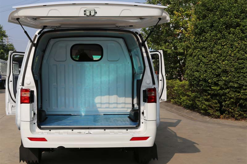 Kích thước thùng xe tải Van SRM X30 5 chỗ