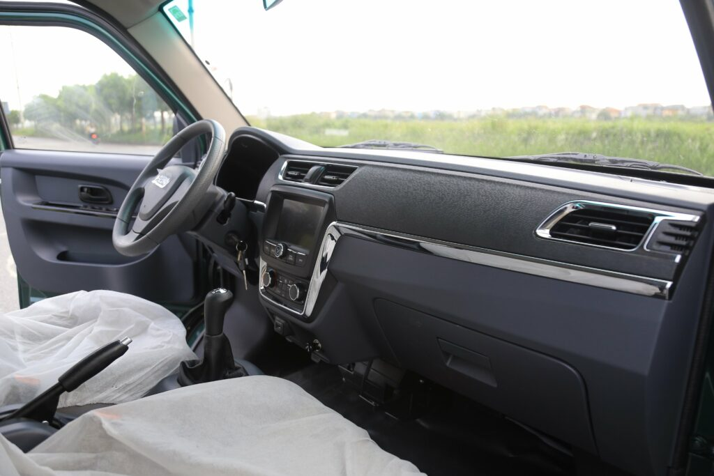 Nội thất xe tải SRM X30 2 chỗ