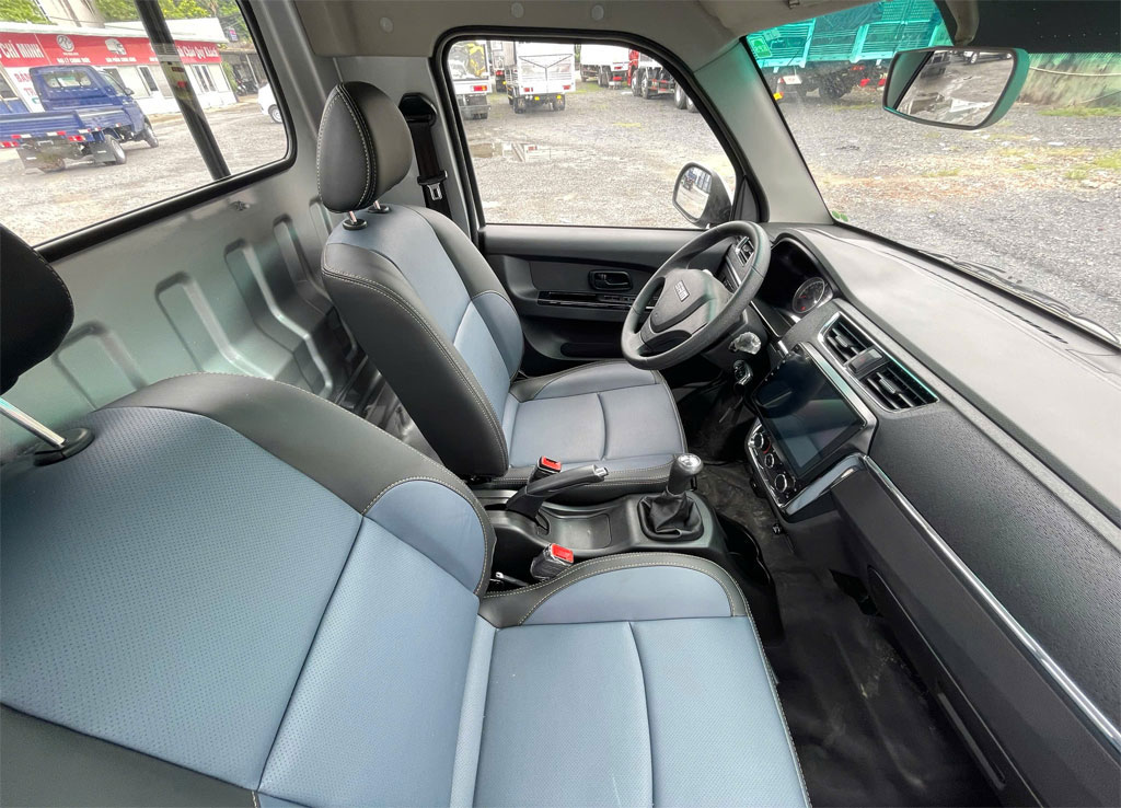 Nội thất bên trong xe