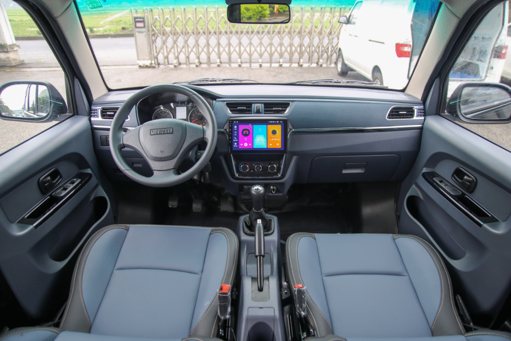 Nội thất xe tải van 5 chỗ SRM X30i V5