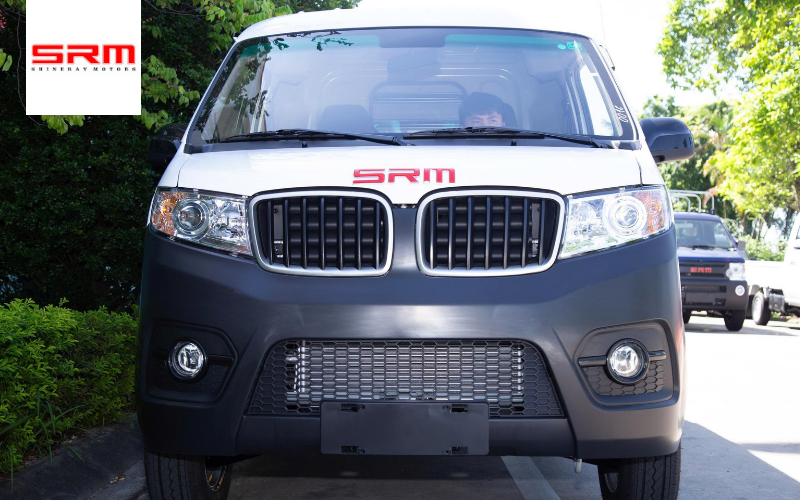SRM X30S V2 sở hữu thùng hàng rộng, tải trọng 810 kg và khả năng lưu thông linh hoạt.