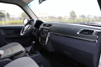 Nội thất xe tải SRM T30 thùng khung mui 990kg