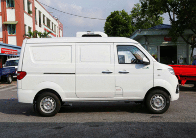 Ngoại thất xe tải SRM X30i thùng đông lạnh