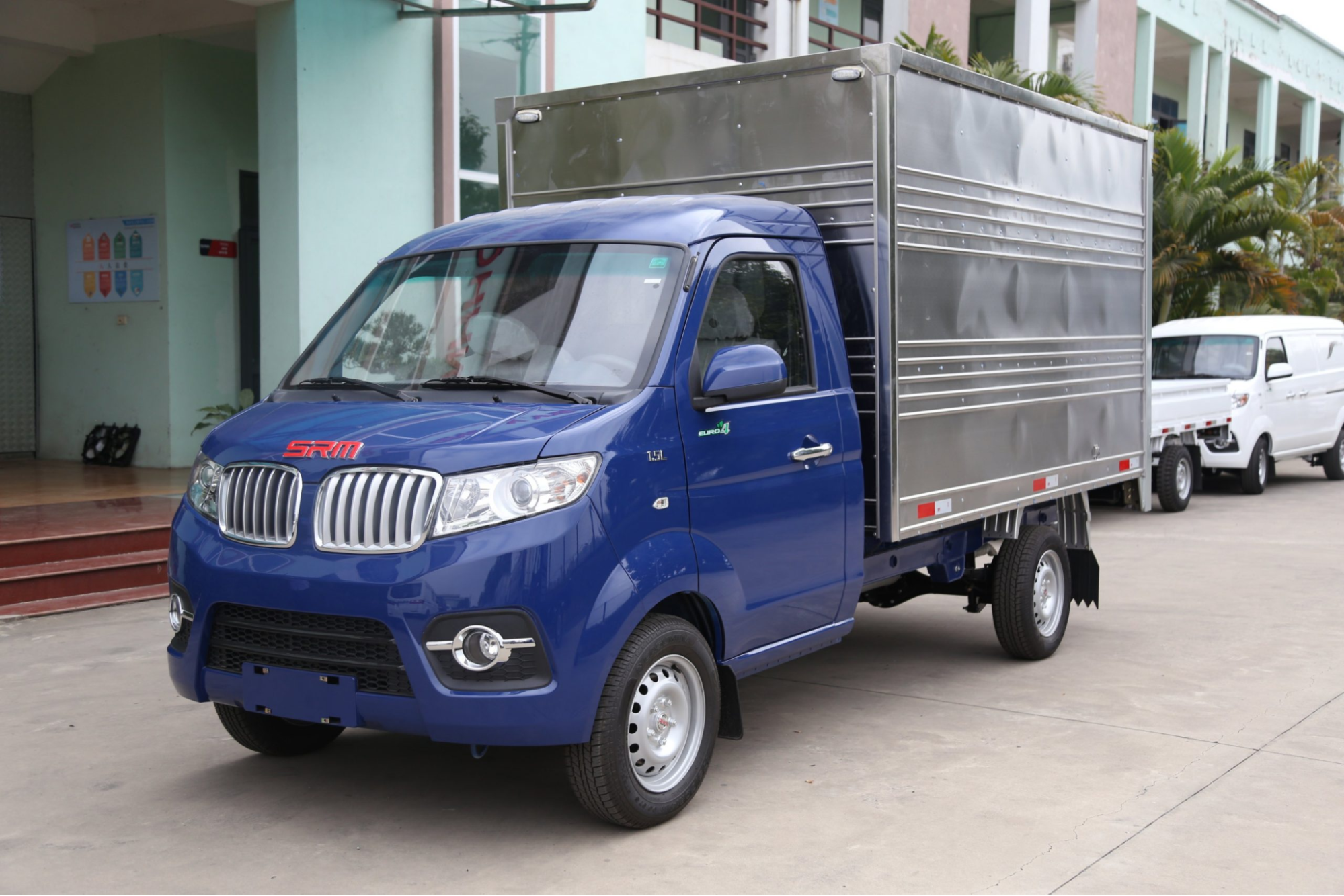 Xe tải SRM 930Kg thùng kín